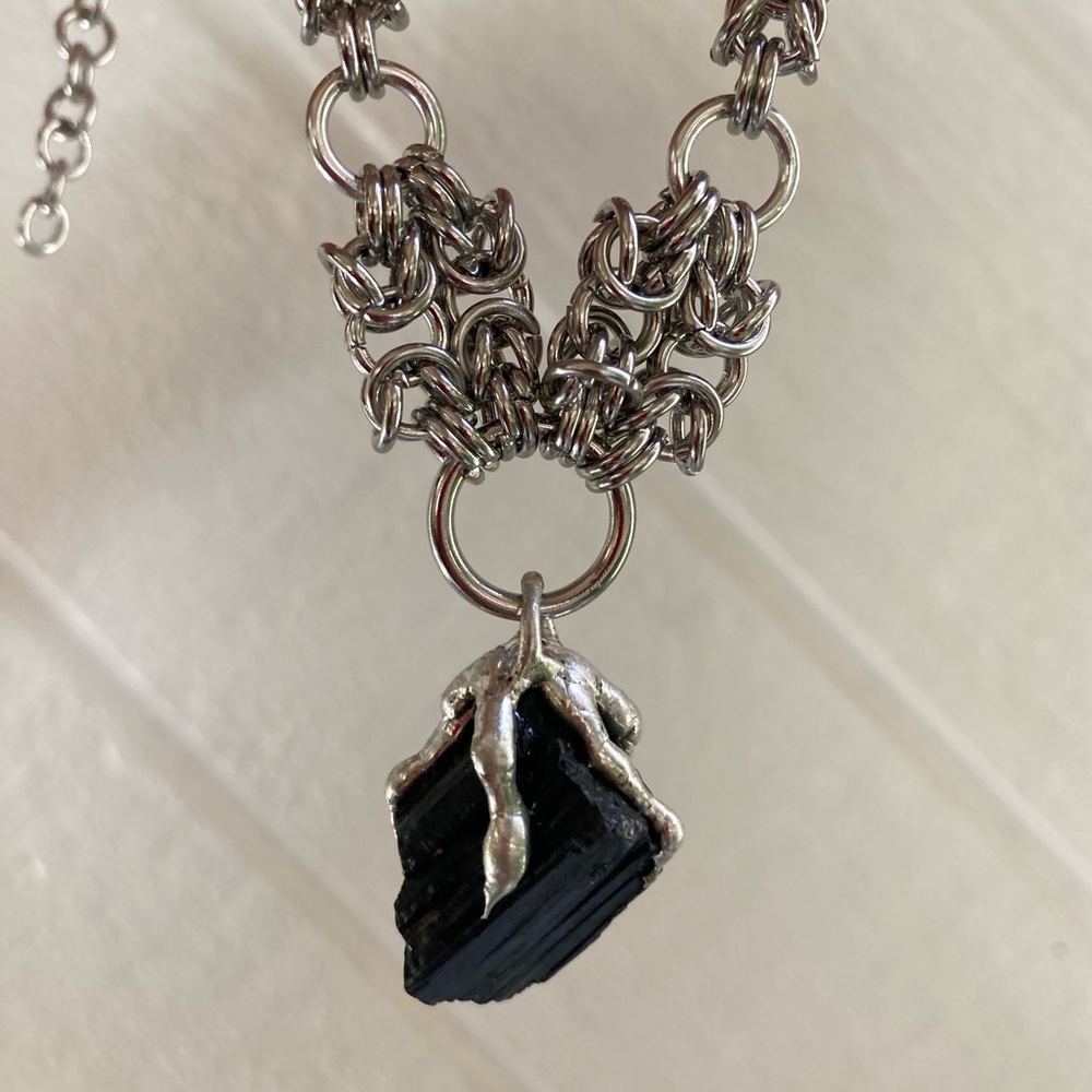 Handmade maille black tourmaline gemstone boho goth silver stone necklace - Picture 10 of 14
